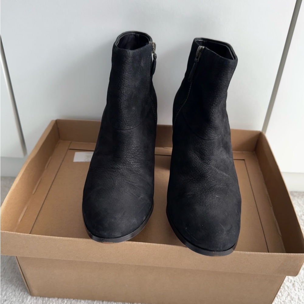 Cole Haan Cassidy Bootie Black Nubuck Size 8 B — Grand.OS (Nike Air) Cushioning - Picture 3 of 8